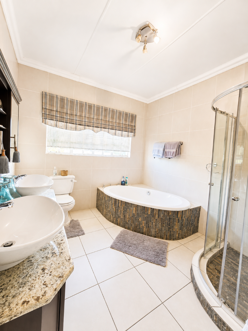 5 Bedroom Property for Sale in Klerksdorp Rural North West